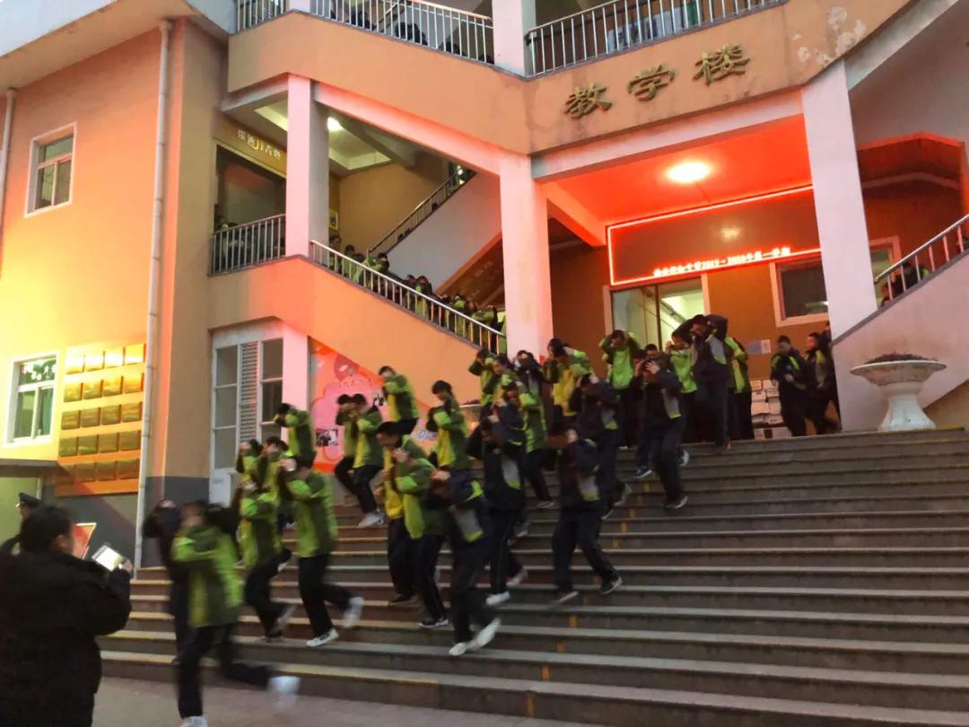 学姐校园采访,学姐探访复旦大学