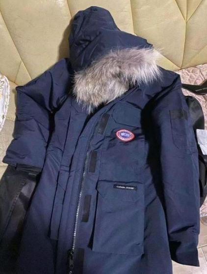 为啥国产羽绒服卖不过加拿大鹅,国产羽绒服凭什么这么贵