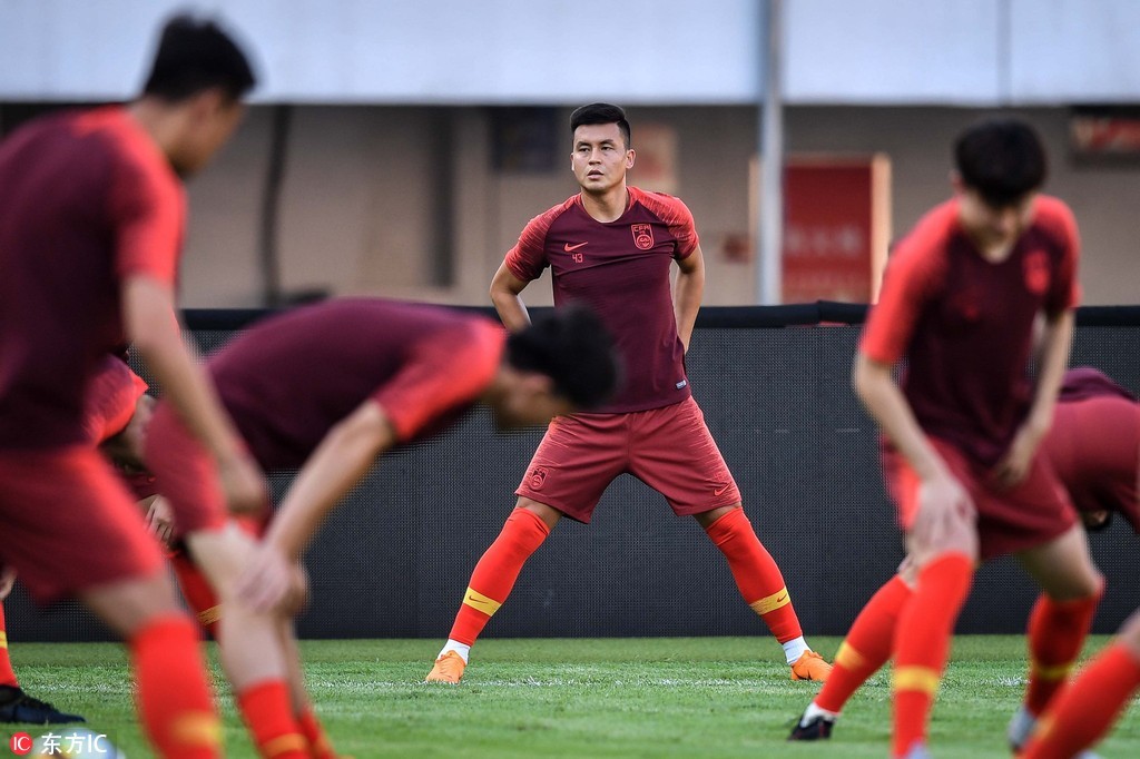 新疆足球运动员谈中国足球,新疆足球首进国家队打世预赛