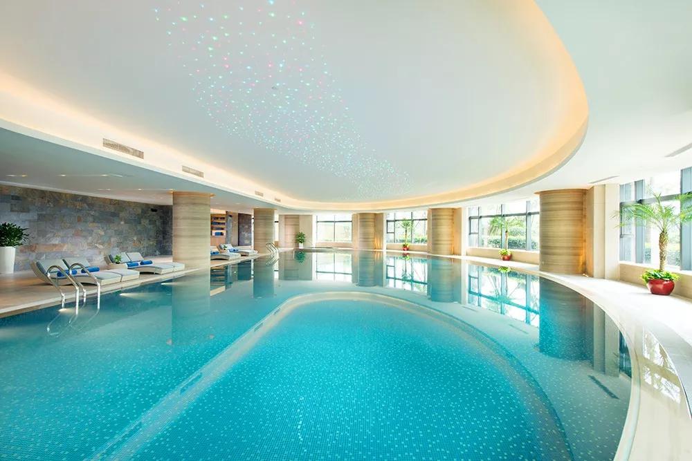 海口希尔顿酒店海鲜自助餐费用 (希尔顿海岛度假放松)