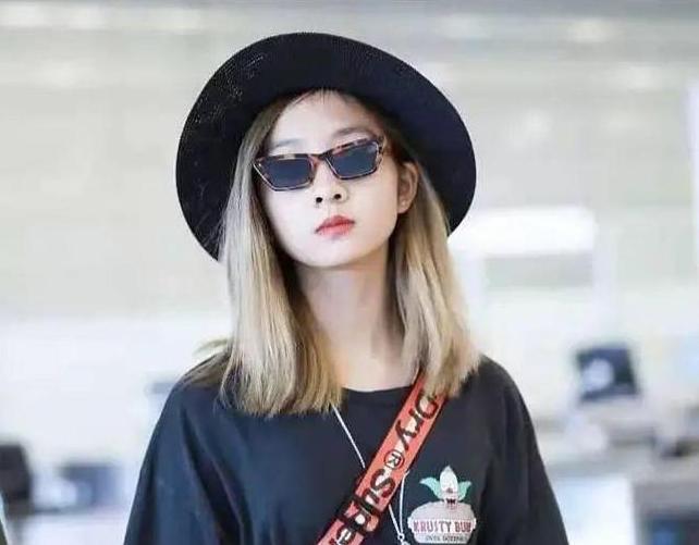 14岁黄多多独自出镜,黄多多14岁视频