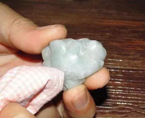 珠宝首饰如何清洁,天然玉石清洗保养