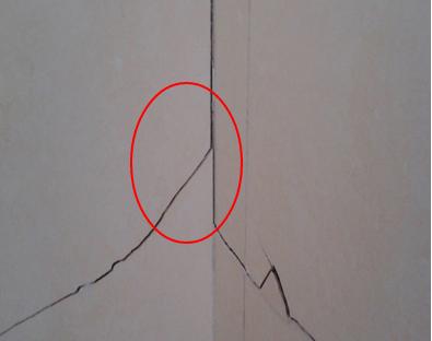 墙开裂楼板不开裂怎么回事,墙裂没法处理