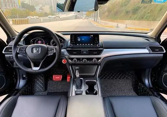 15万雅阁提车,15万提雅阁