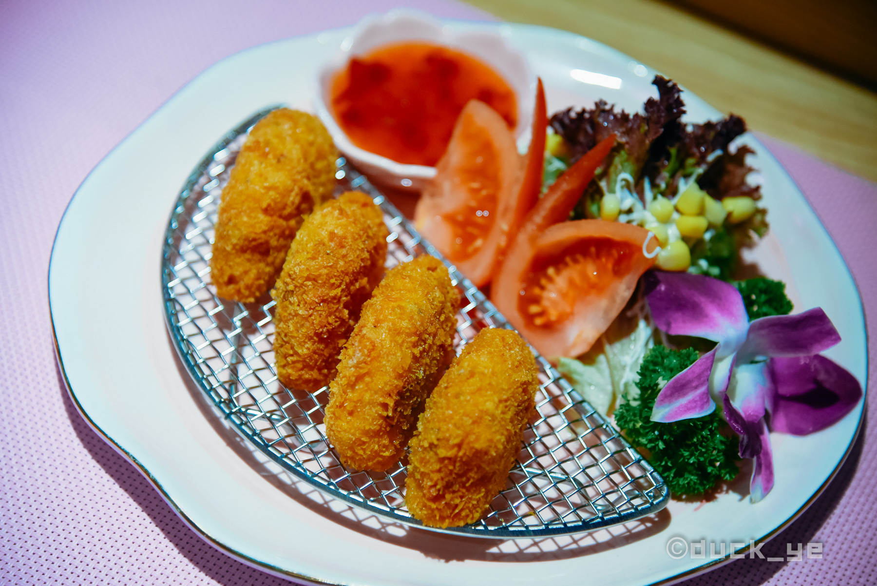 厦门镇邦路上粉嫩日式小店，店名让人忘不了，创意日式盖饭超赞