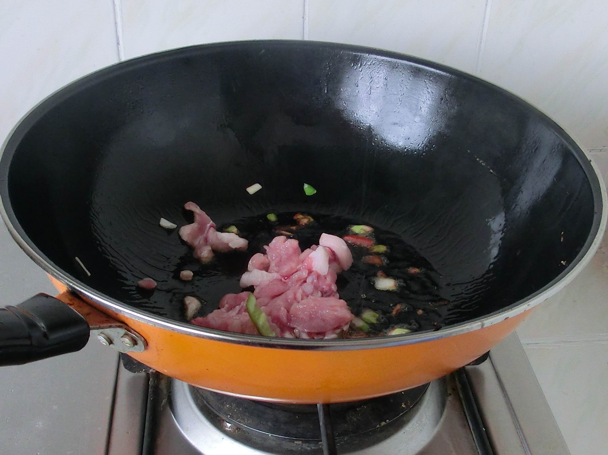 荠菜野菜大全,有一种野菜它长得像一根根面条