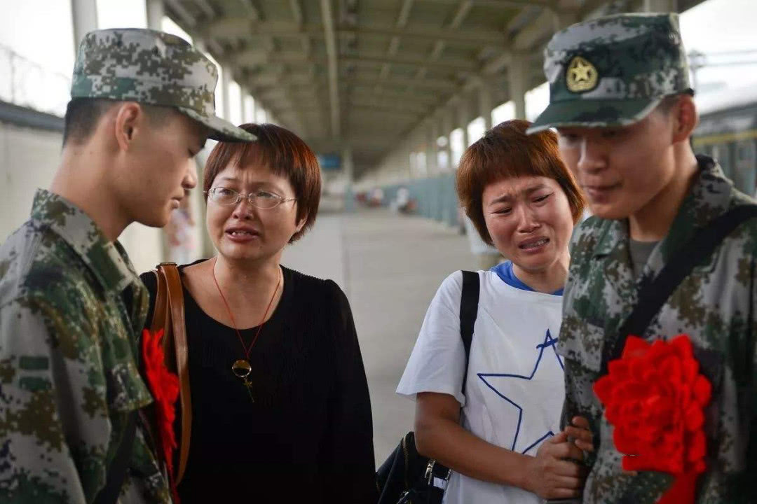 大学生当兵几年可以回来继续学习,大学生去当兵当什么兵好