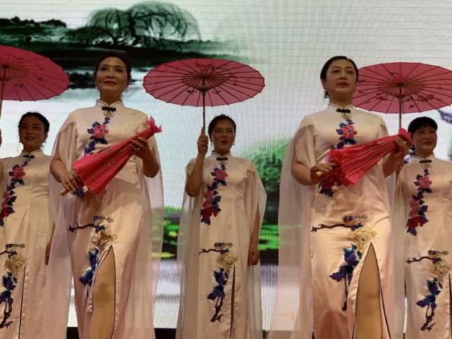 回首过去勠力同心展望未来,回首共同奋斗历程