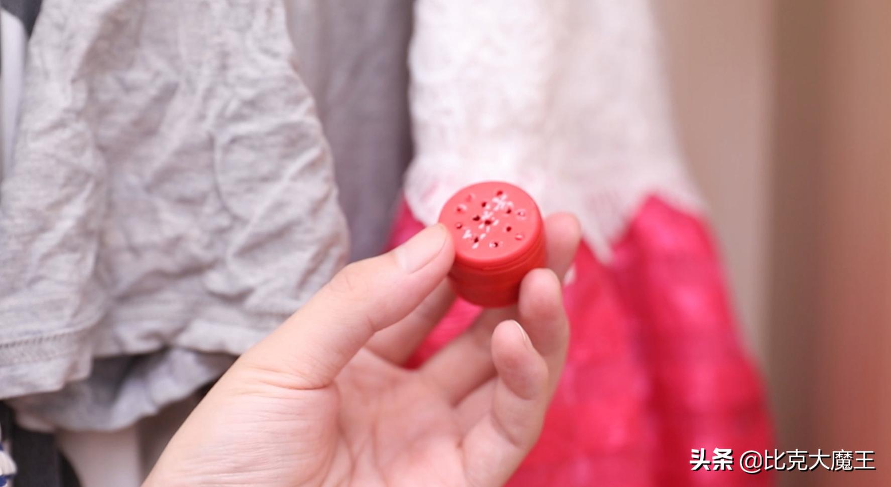 花露水洒到柜子上怎么去掉,花露水滴在衣服上的妙用