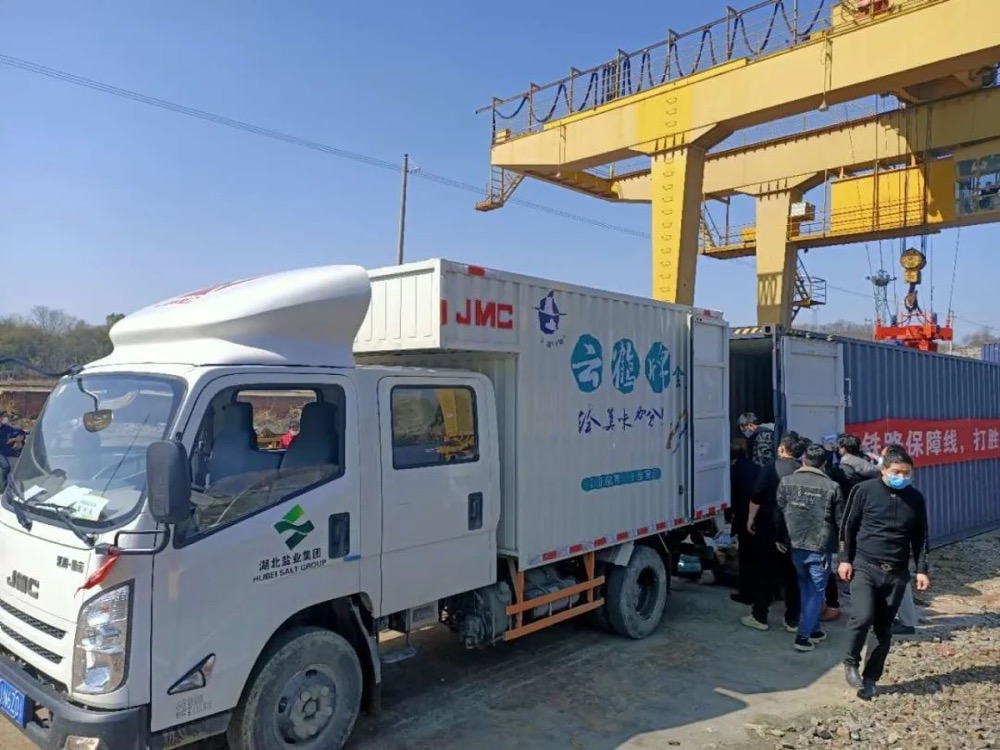 货主克扣运费我能把他的货拉走吗,货主给8000运费货车帮扣多少