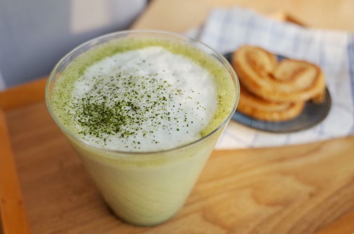 天冷了来一杯暖心热饮,天冷了给自己来杯奶茶