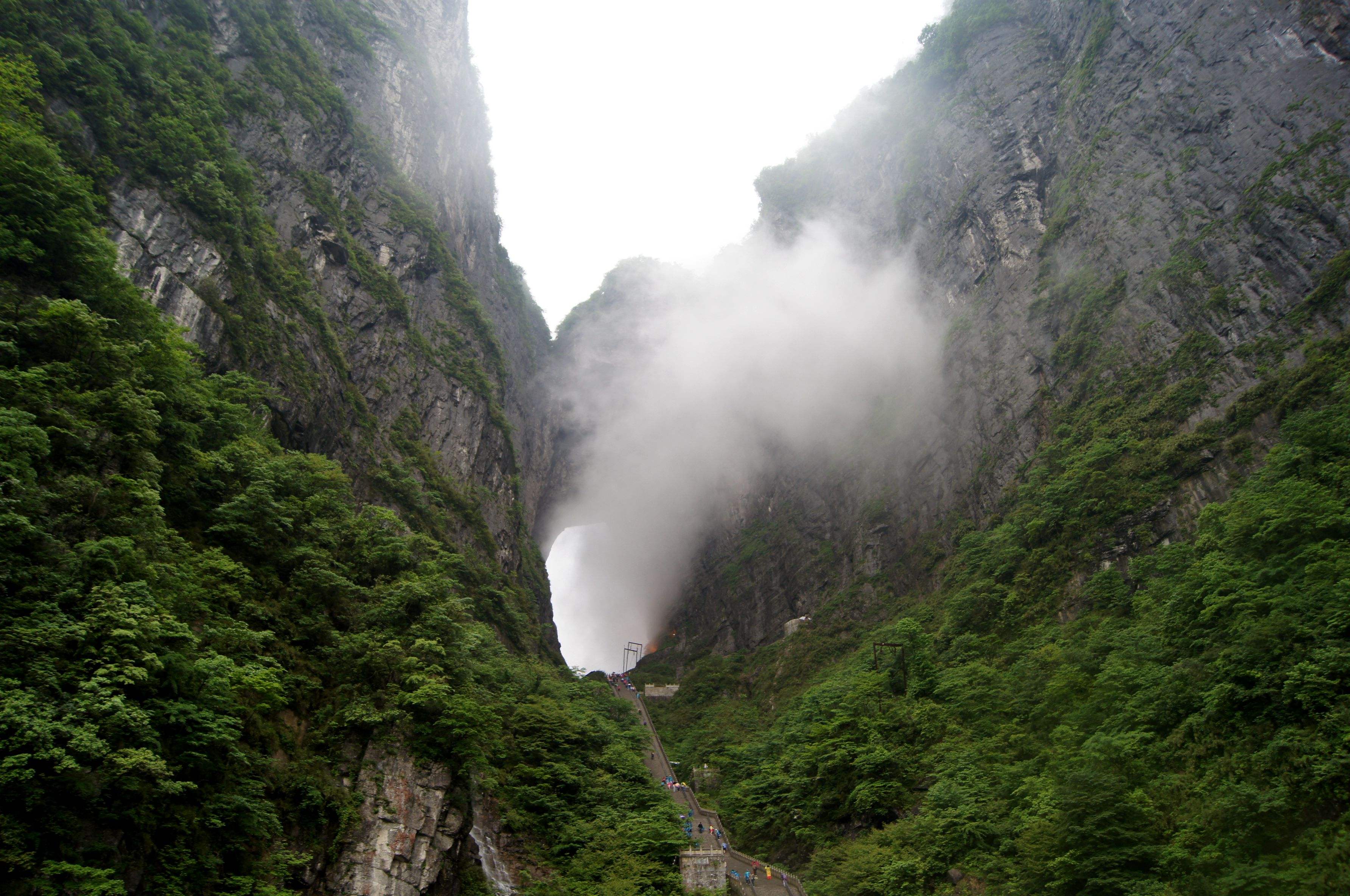 张家界旅游天天下雨怎么办,张家界旅游攻略下雨怎么玩