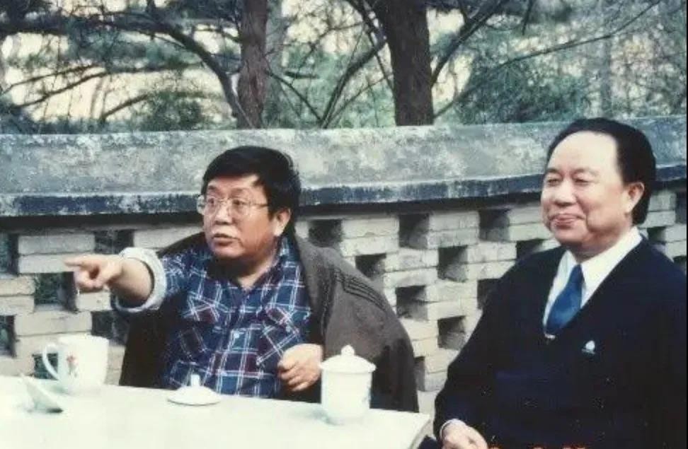 中国入狱前首富几次创业,16岁打拼3次成为中国首富