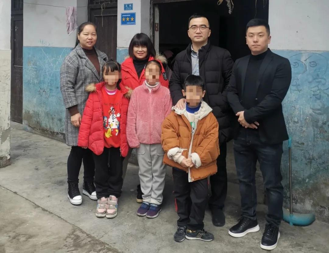 泪目！余杭女孩没去过公园，没吃过KFC！直到4年前，这群人出现…