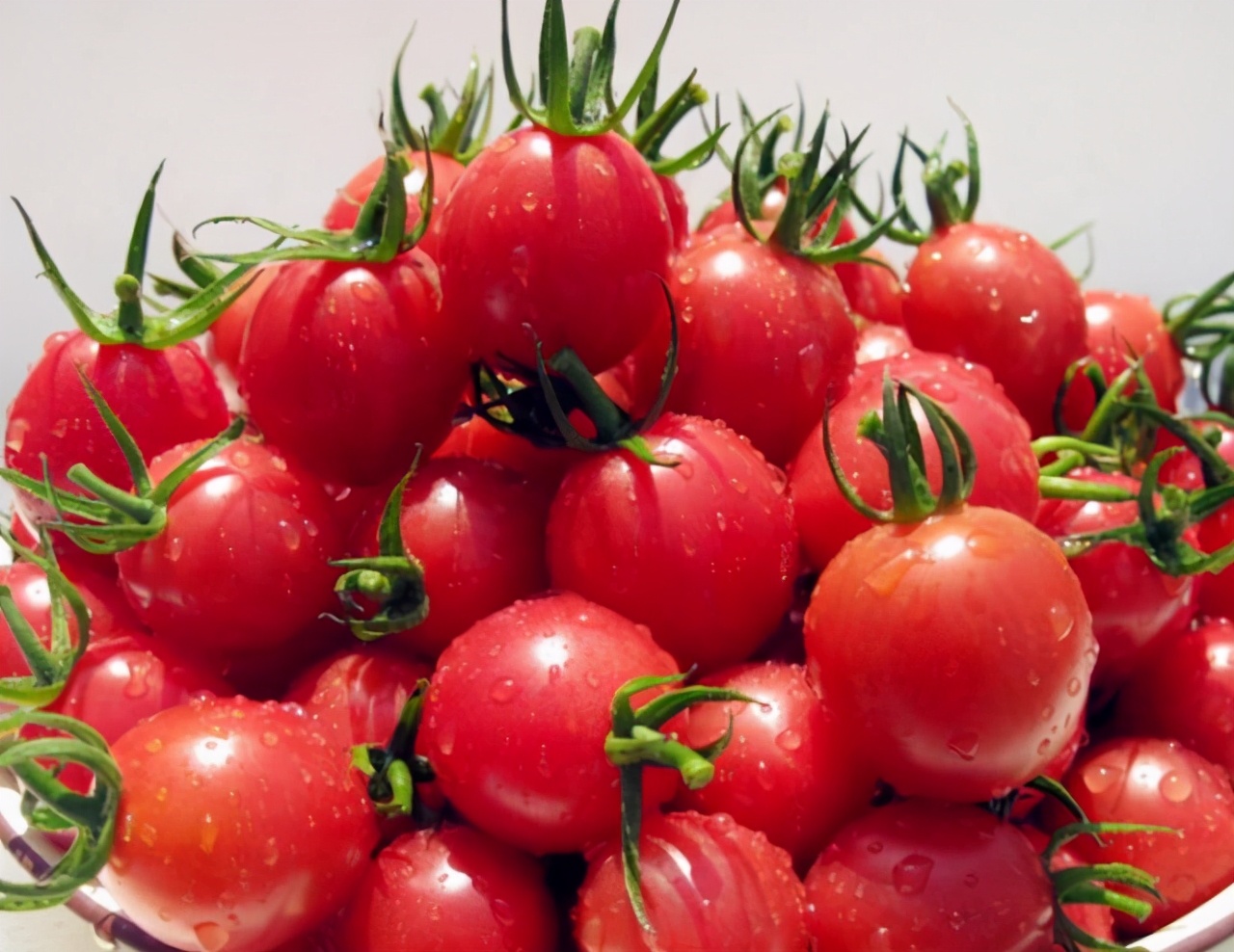 眼睛干涩模糊吃什么食物,眼睛特别干涩吃什么食物