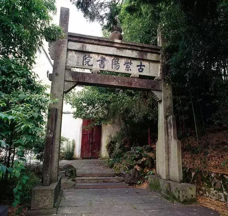 如何看待实体书店落寞,传统书店衰落的根本原因是