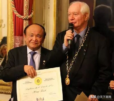 这位潮商艰难创业，从杂货铺老板成为赫赫有名的“巴黎士多王”！