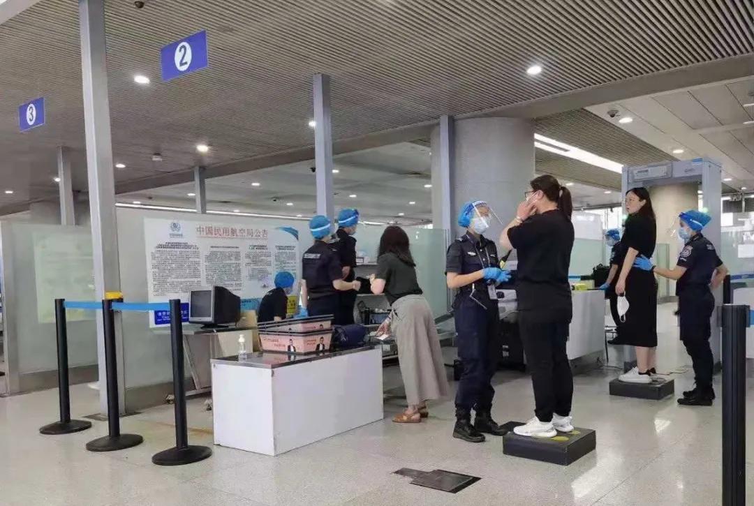 从众星捧月到众矢之的,从众星捧月到负债累累