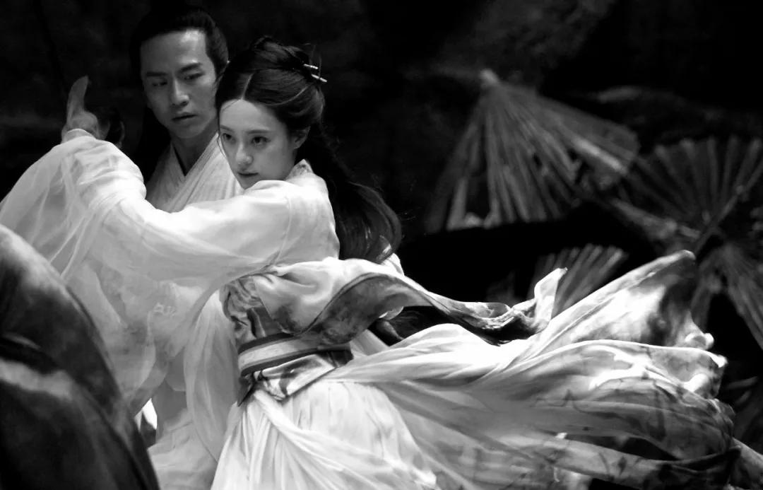 鏈夎摑鑹查绮掔殑鐢靛奖,鏈夎壊褰╁満鏅殑鐢靛奖