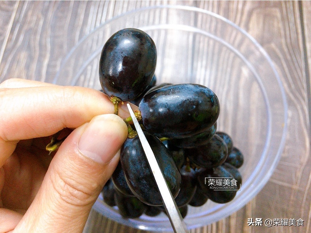 洗提子怎么洗最干净,如何洗提子又干净吃了又健康