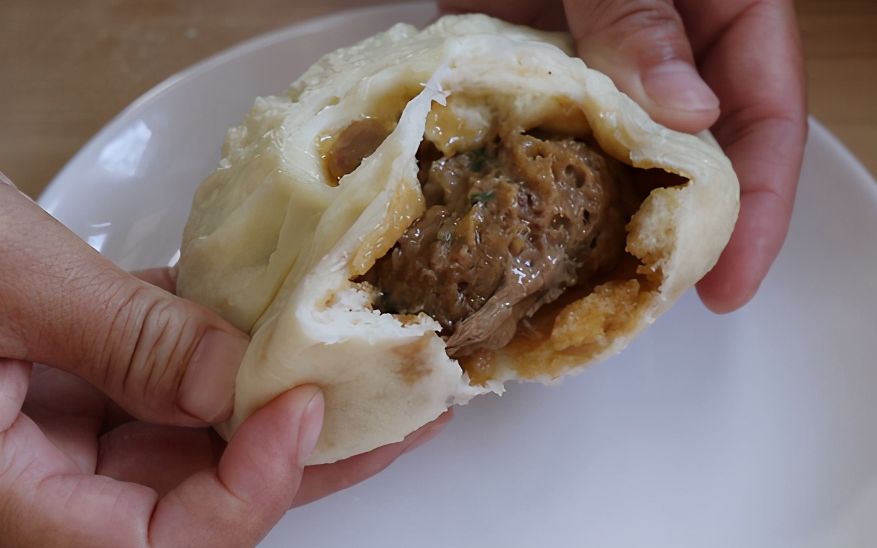 发面鲜汁大肉包教学,灌汤大肉包怎么做好吃