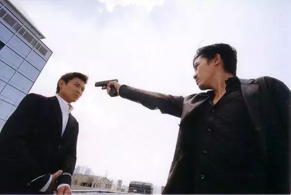 你当*底卧**我策反，每天上演警匪片Cosplay