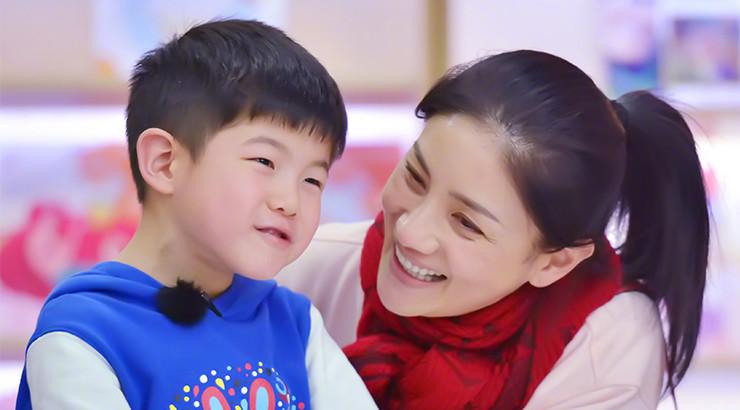 孩子一沟通就嫌烦怎么办,女孩刚上高中为什么说话就嫌烦