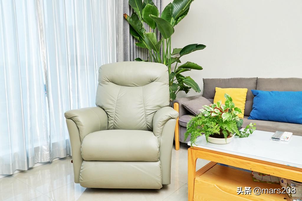 躺平也要舒适惬意，LAZBOY乐至宝功能单椅给你家中的小确幸