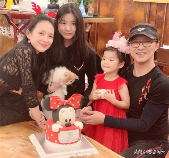 不小心喝烟灰，章子怡求助收拾汪峰的方法，粉丝爆笑支招