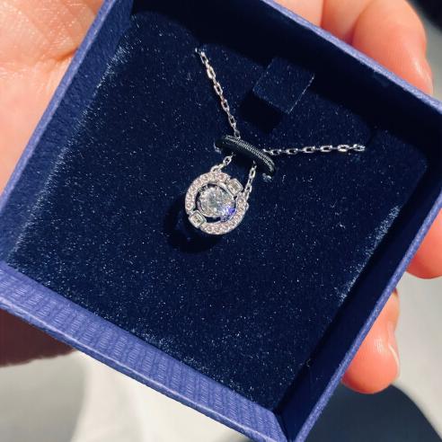 为女朋友挑选礼物很难过,为女朋友挑选心仪珠宝