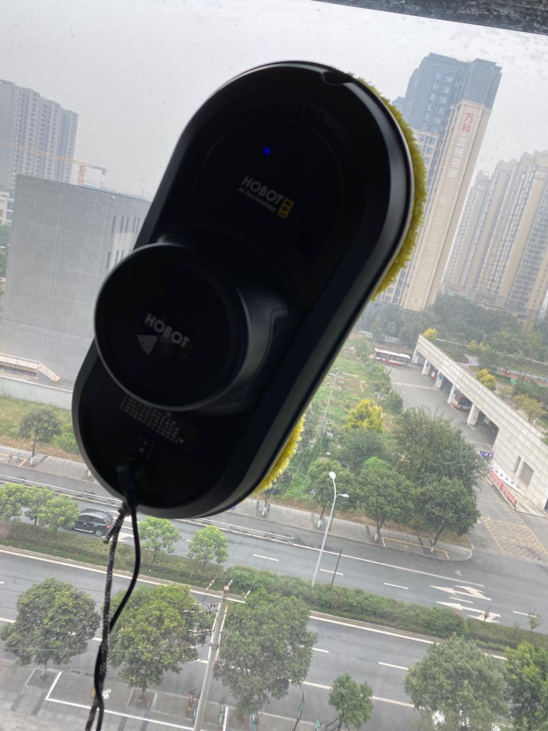 玻妞198擦玻璃机器人评测,擦玻璃窗机器人好用吗