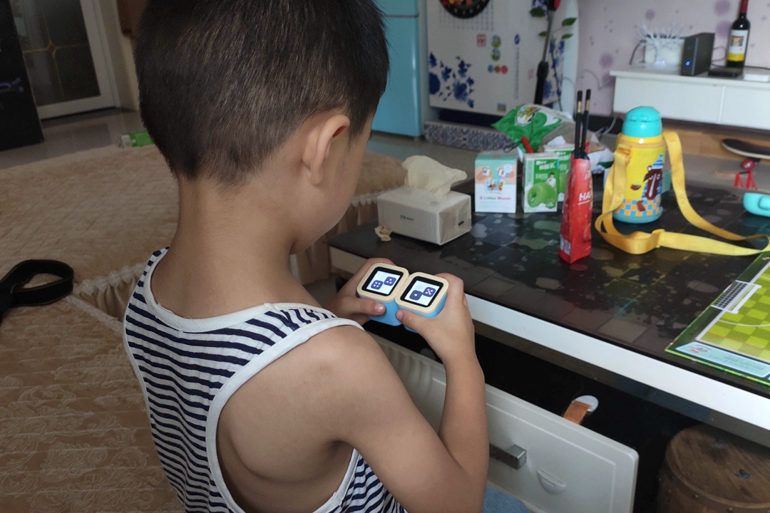 小米儿童玩具机器人,小米儿童智能陪伴机器人联网