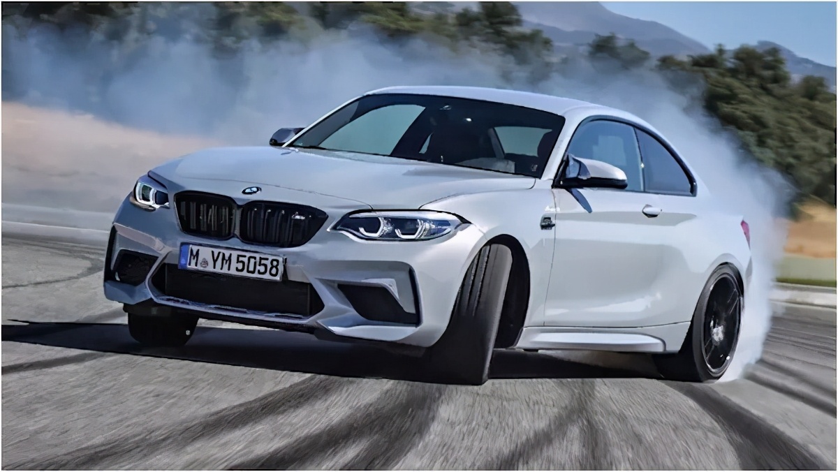 试驾宝马2系四门轿跑｜一辆前驱宝马还有没有后驱的操控灵魂？