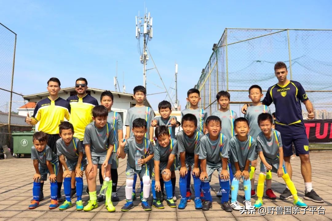 把最纯正意大利足球带来东莞，这个爸爸说足球应该这样学