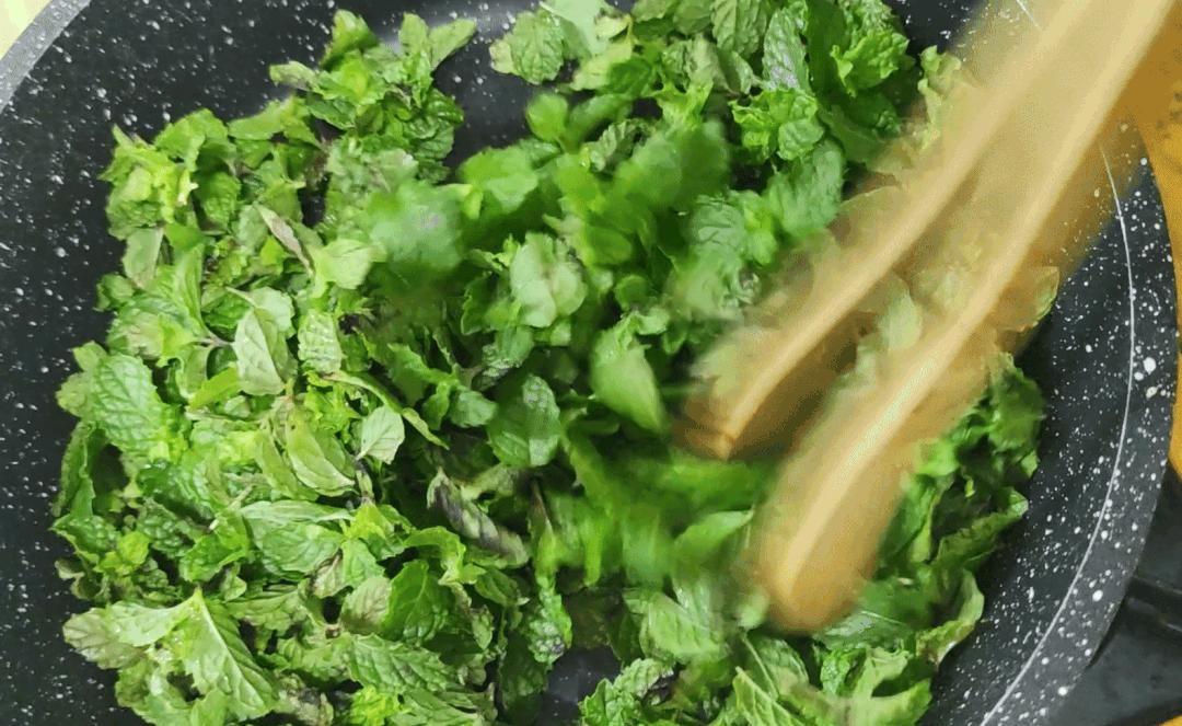 新鲜薄荷怎么弄茶,新鲜的薄荷叶怎么做才好吃