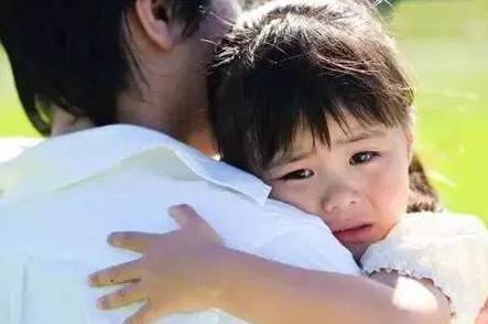 小孩上幼儿园不肯去老是哭怎么办,孩子上幼儿园哭的嗓子沙哑怎么办