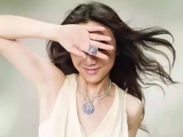 买不起的联名,优衣库t恤联名款