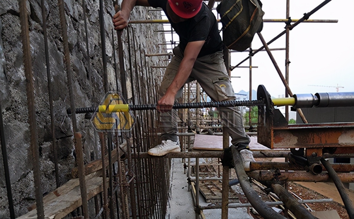 山体自钻式锚杆,自钻式锚杆边坡