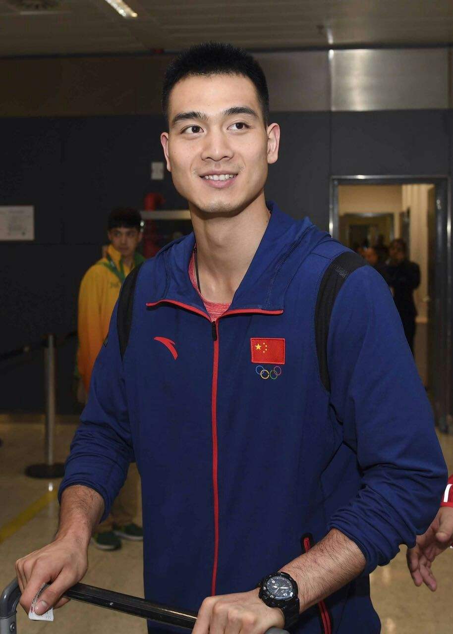 女排张常宁逗小孩视频,张常宁李童赛后花絮