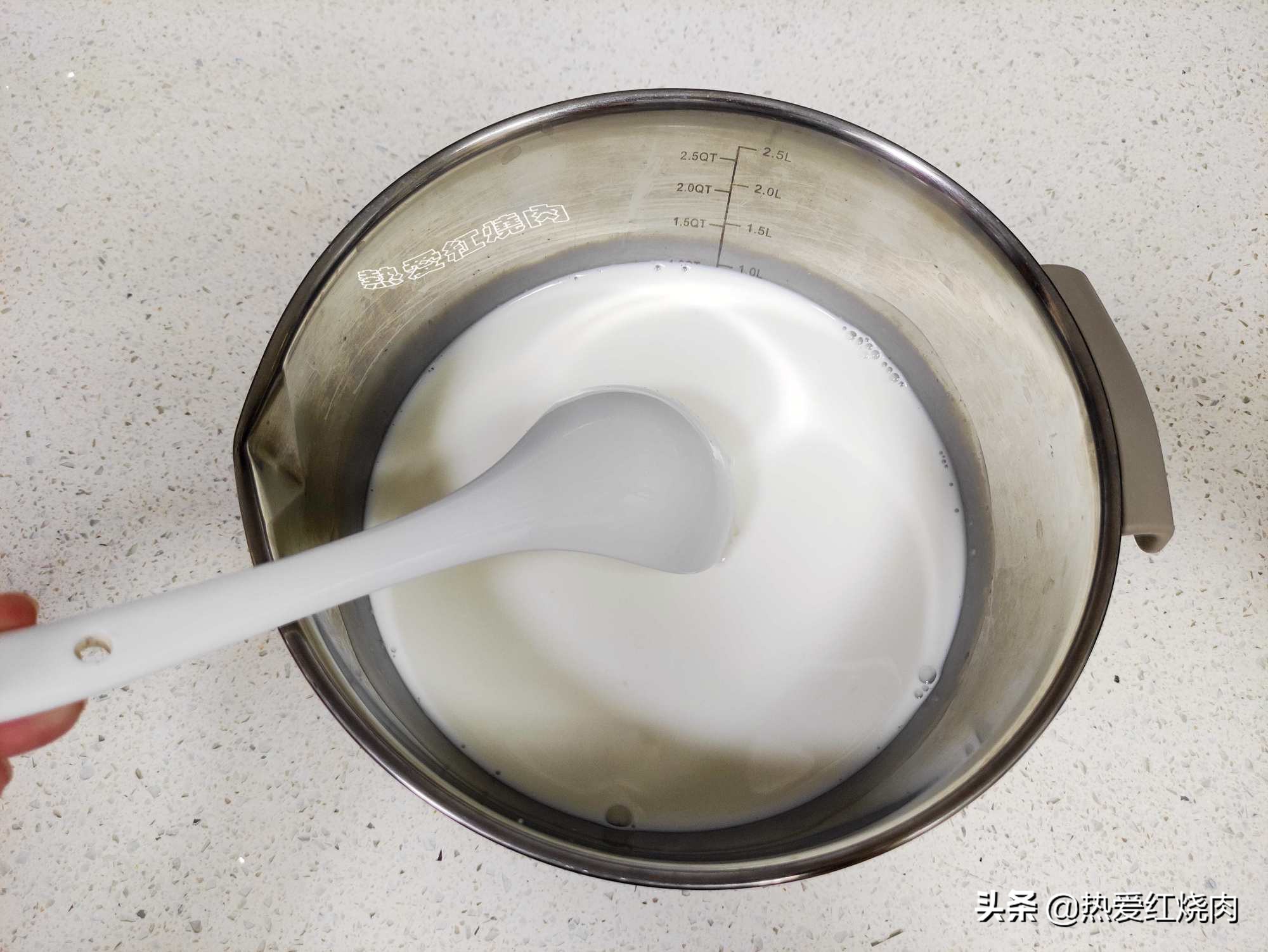 自制酸奶不酸不甜但粘稠拉丝,配方奶做酸奶几勺配500ml水