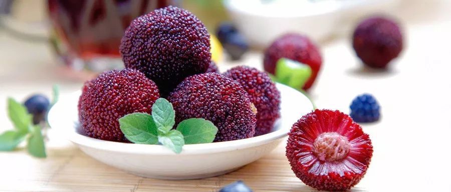 青菜上的虫卵吃了会怎样,一桌食物吃出虫子