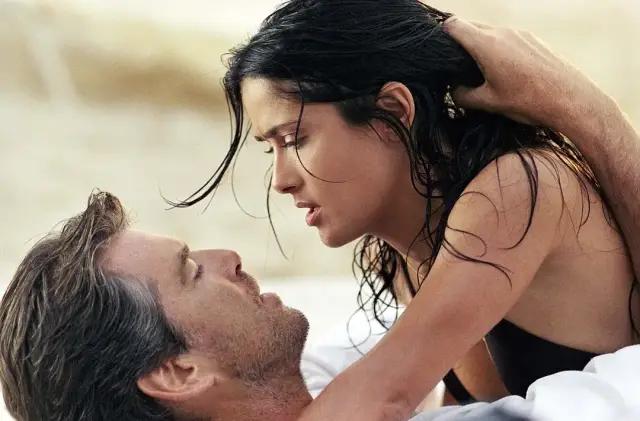 皮尔斯布鲁斯南披头散发,皮尔斯布鲁斯南帅气图片