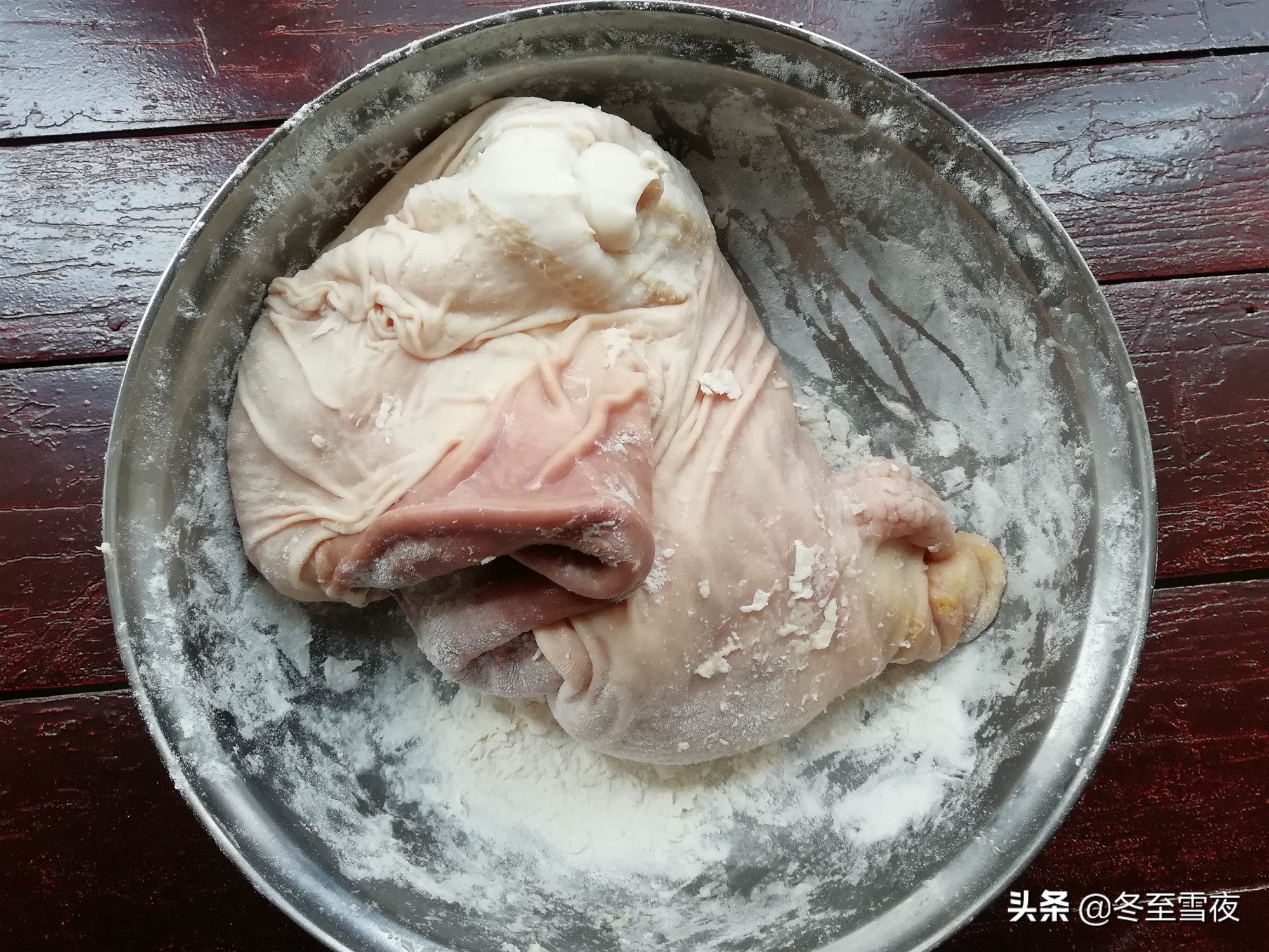 怎么把猪肚洗净,把猪肚洗干净放多少盐