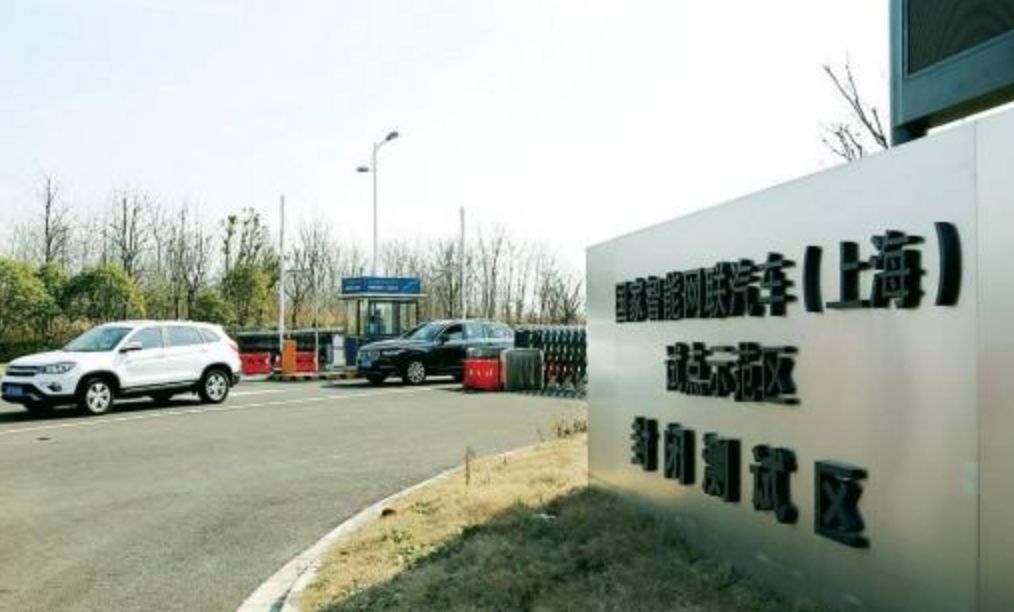 争做中国“凤凰城”，自动驾驶背后的城市争夺战