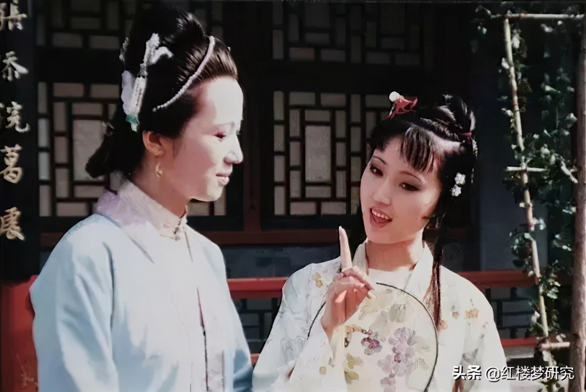 刘姥姥讨好贾母闹笑话,刘姥姥被取笑的心理