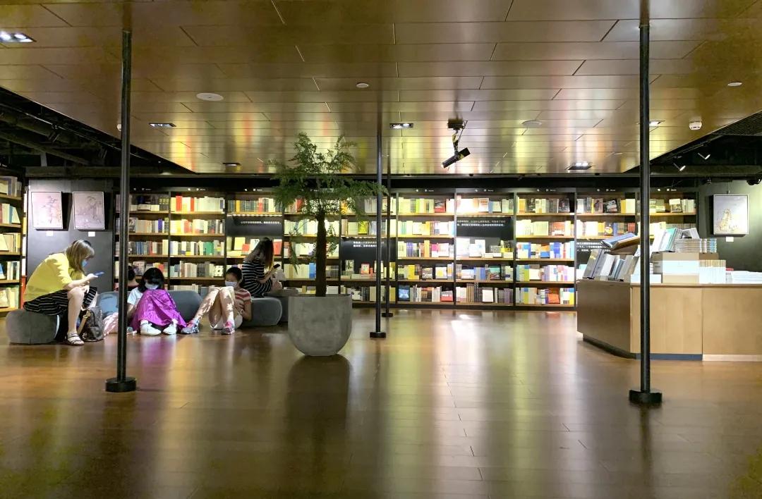 用阅读触摸成都｜在成都不能错过的10家书店（下）