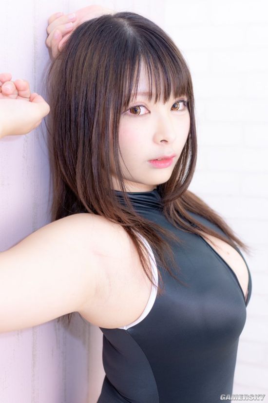 上围塞满整个衣服肉感十足的日本萌系小姐姐