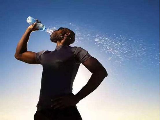 夏天跑步如何防中暑,夏天跑步如何避免湿气加重