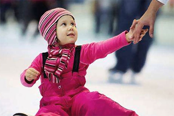 宝宝撞到桌角,孩子撞到桌角了怎么办