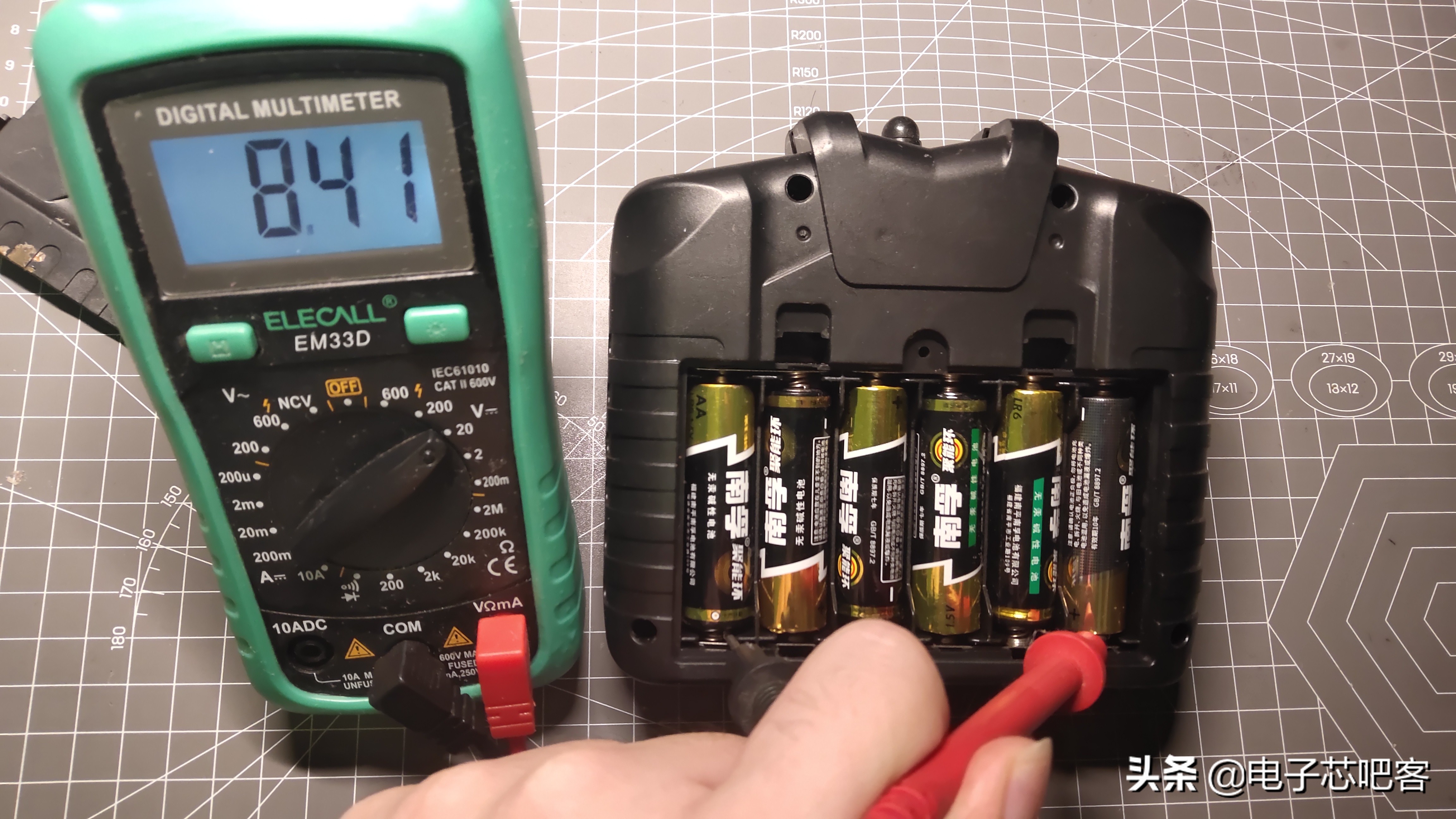 修复严重损坏的飞机,遥控飞机遥控器坏了怎样修复